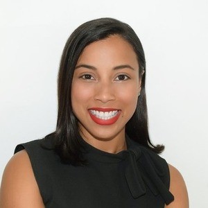 Portrait of smiling woman.